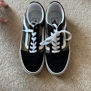 Camo & black vans! Womens size 7 perfect condition !